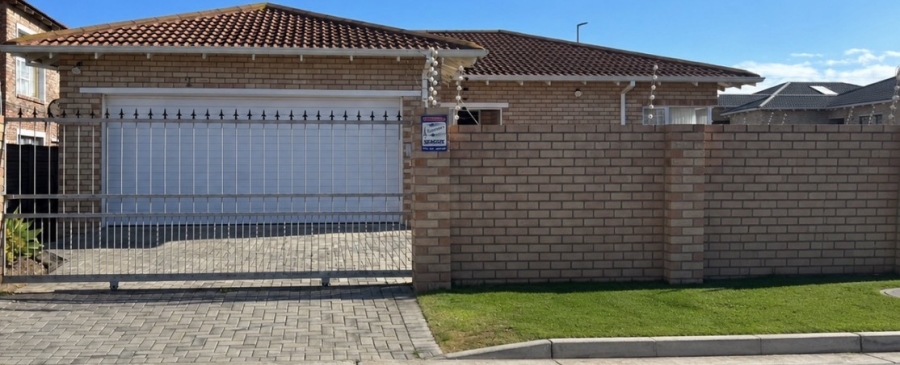 4 Bedroom Property for Sale in Bluewater Bay Eastern Cape